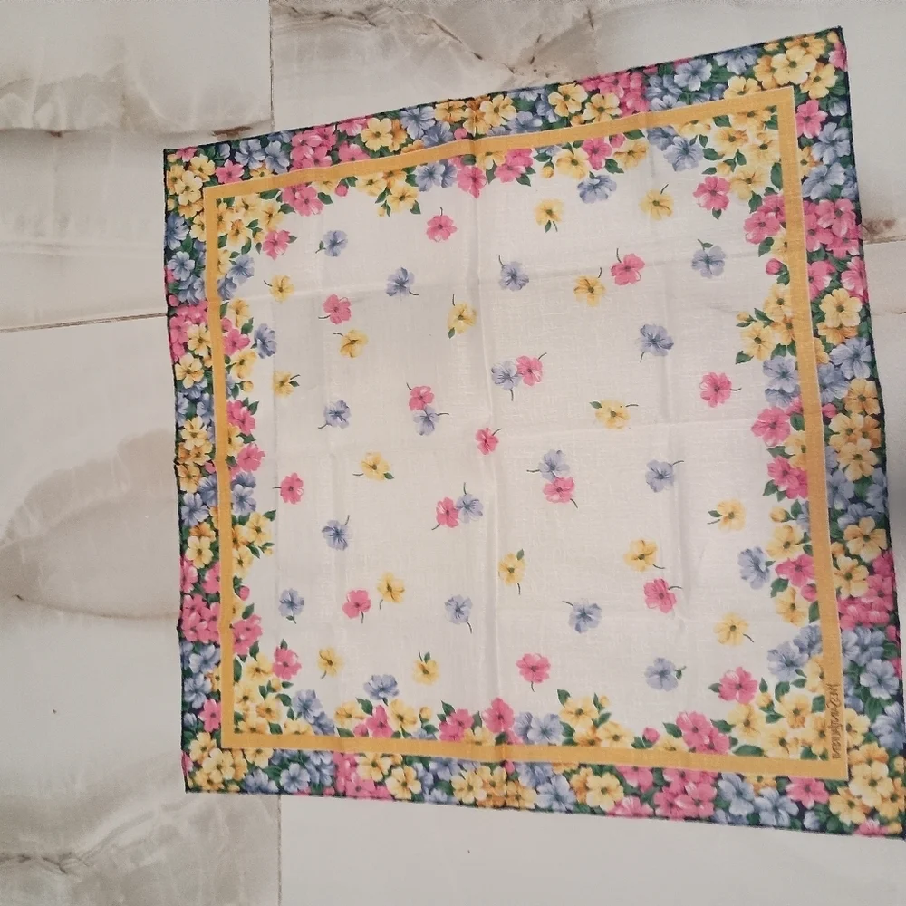 Yves Saint Laurent Flover Scarf / Scarv